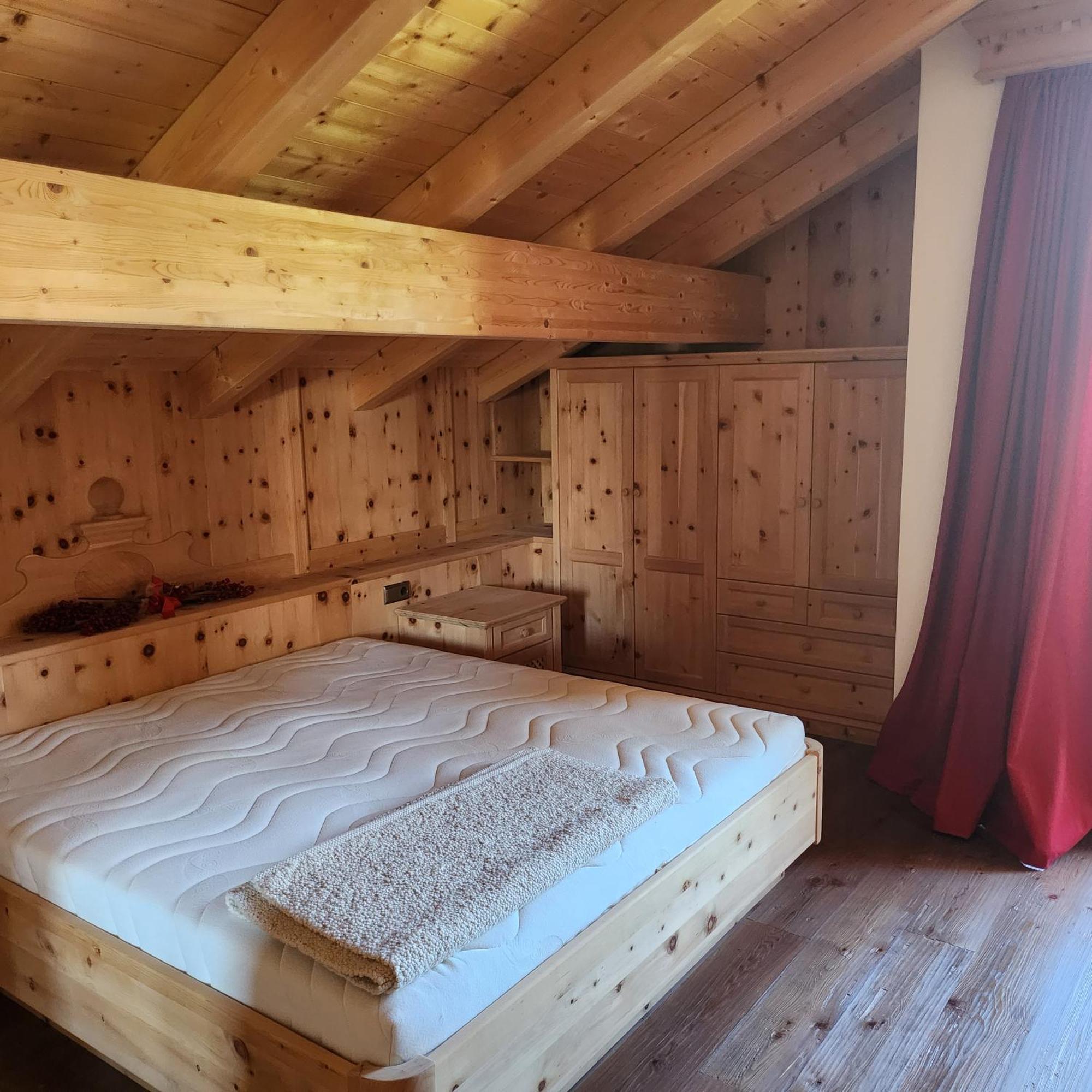 Family And Wellness Residence Ciasa Antersies San Cassiano  Bagian luar foto