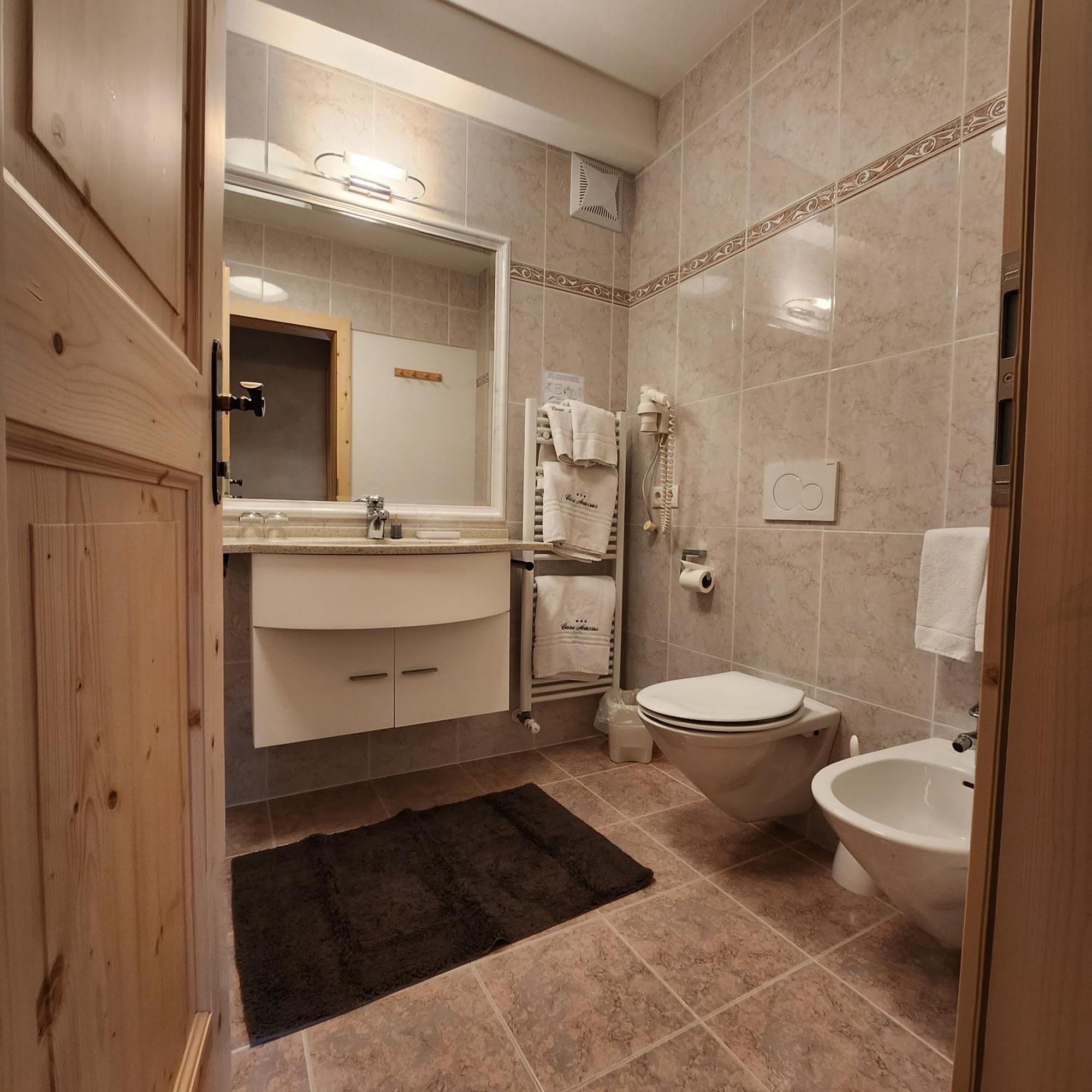 Family And Wellness Residence Ciasa Antersies San Cassiano  Bagian luar foto