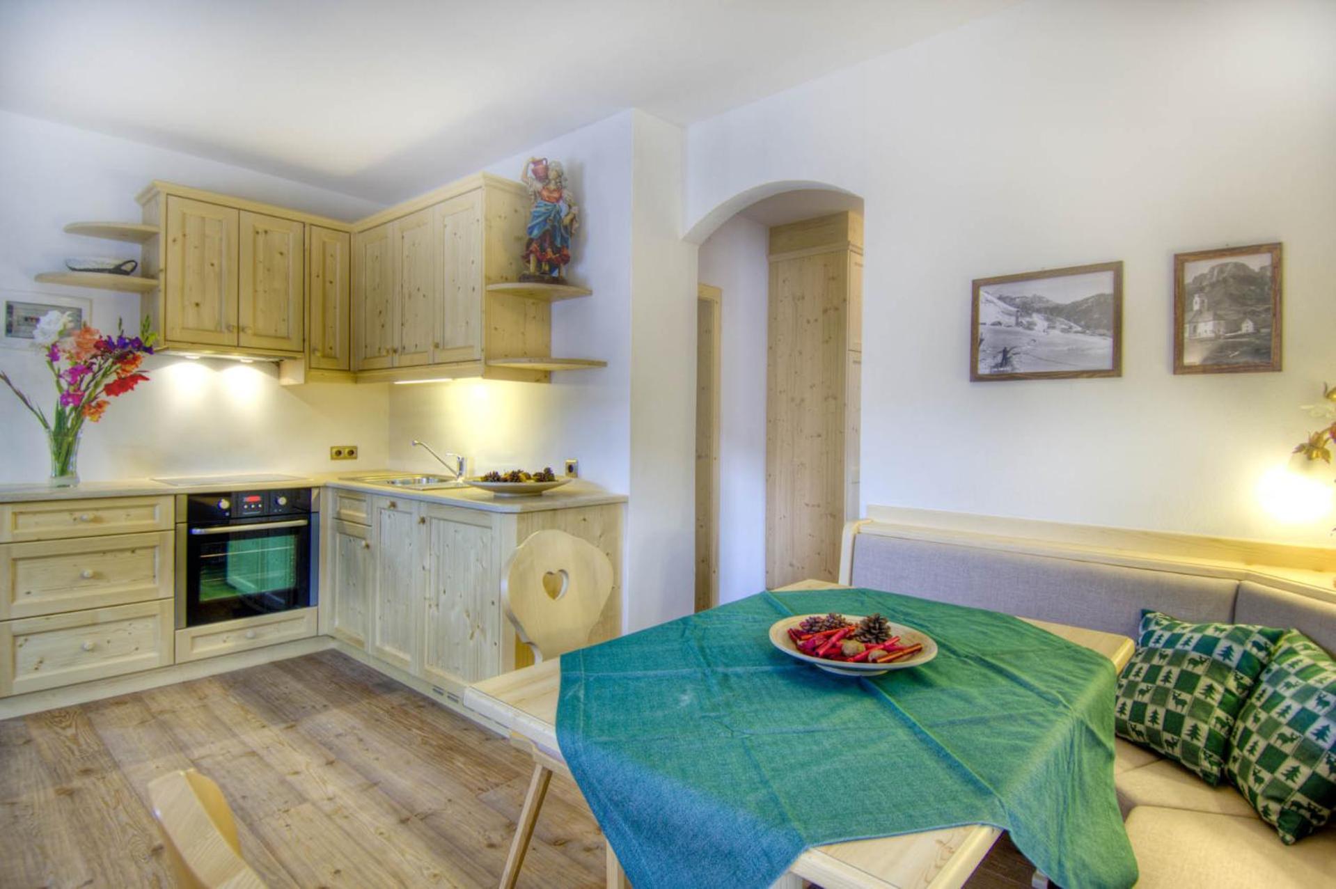 Family And Wellness Residence Ciasa Antersies San Cassiano  Bagian luar foto