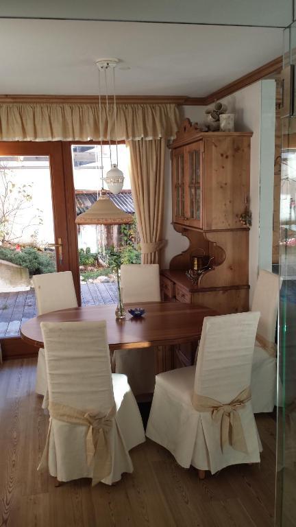 Family And Wellness Residence Ciasa Antersies San Cassiano  Ruang foto